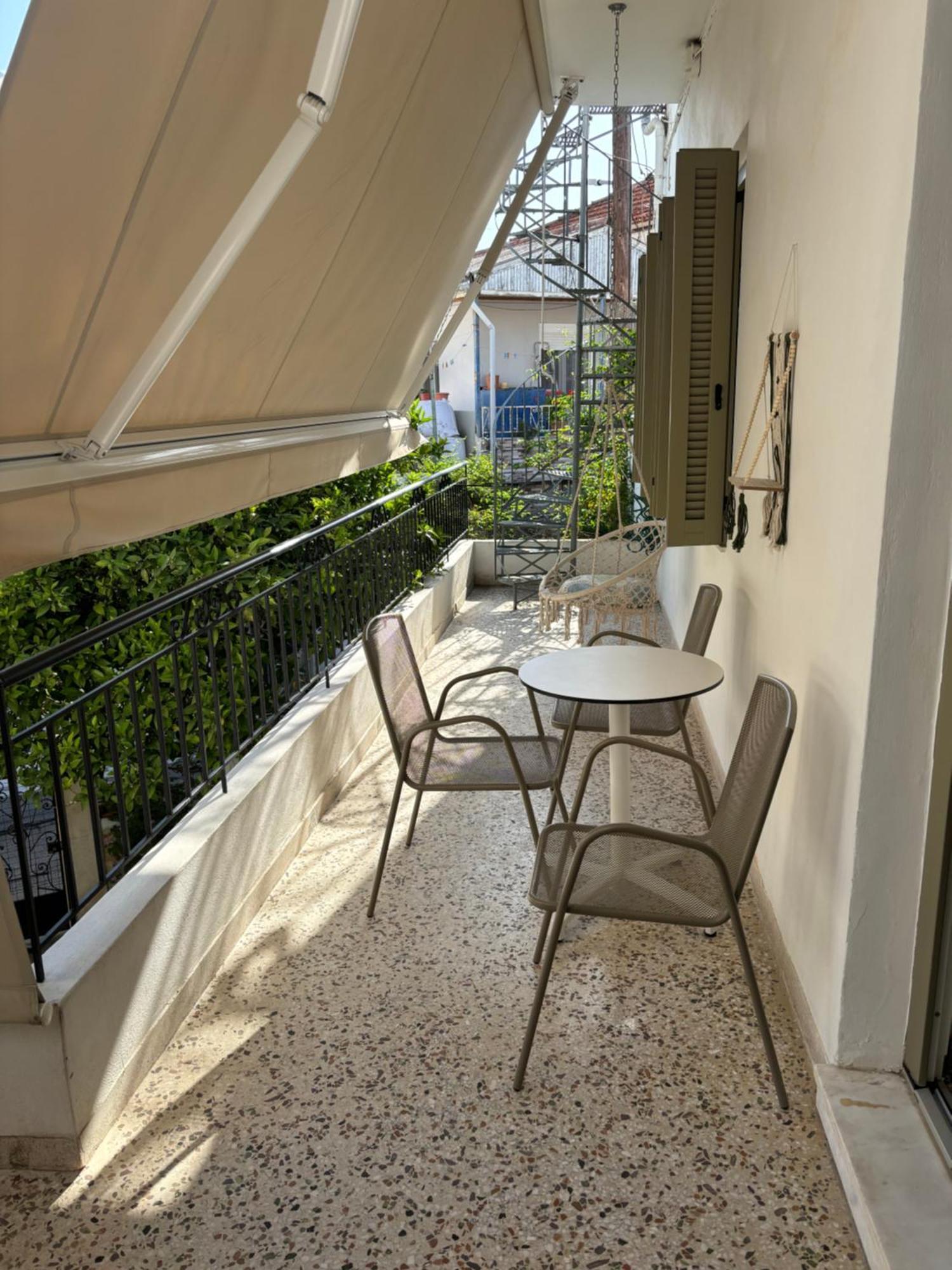 Urban House Next Old Town-vacation House Group Semesterbostad